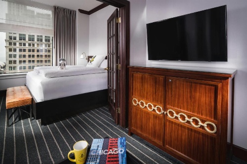 Staypineapple, An Iconic Hotel, The Loop image 12